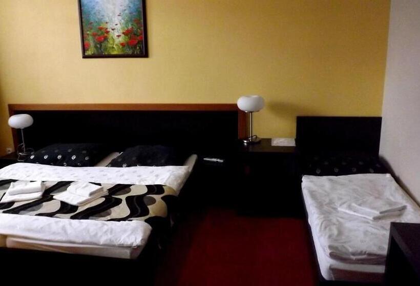 舒适三人间, Guest House Penzión Fortuna