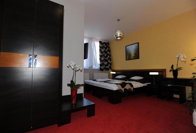 舒适三人间, Guest House Penzión Fortuna