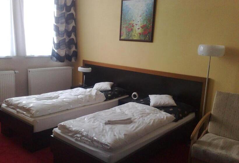 舒适三人间, Guest House Penzión Fortuna