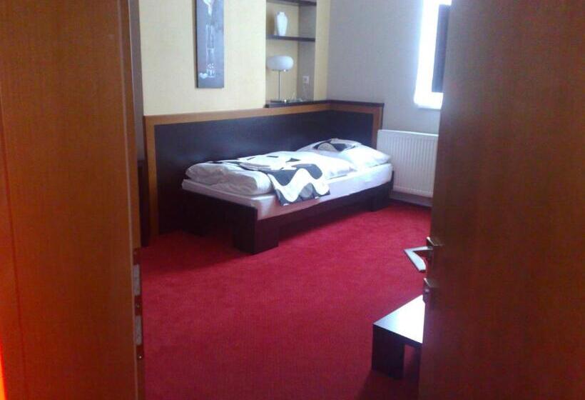 舒适三人间, Guest House Penzión Fortuna