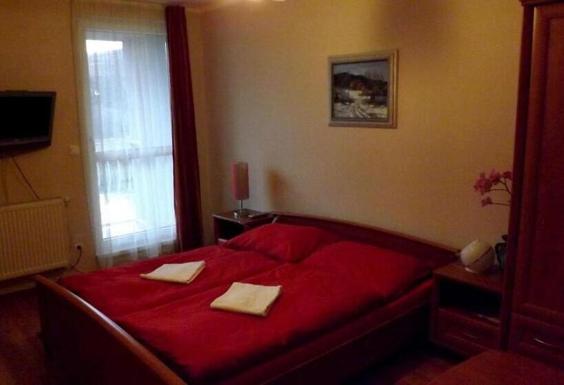 带阳台的豪华间, Guest House Penzión Fortuna