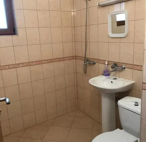 Basic Kolmen Hengen Huone, Kladenetsa Guest House