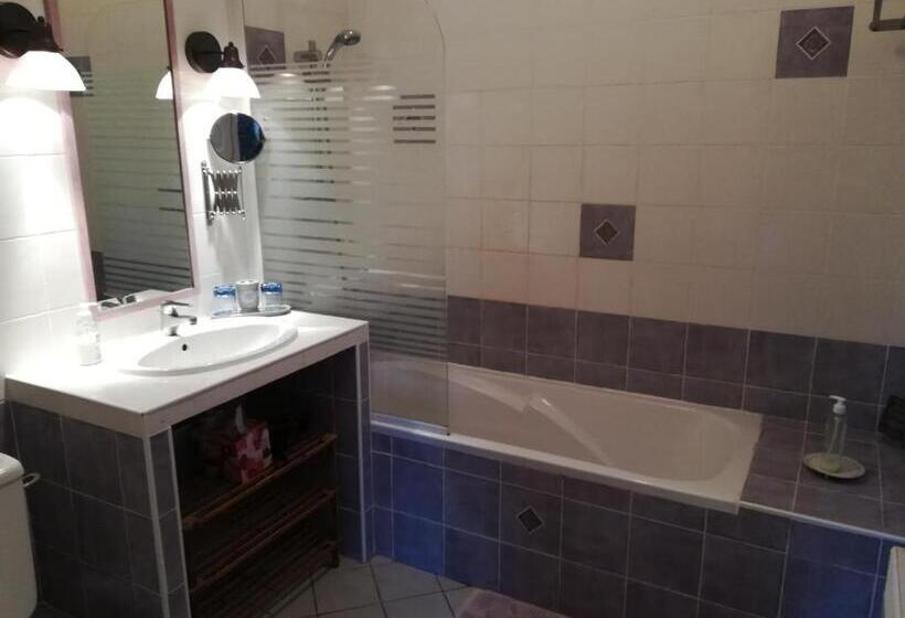 수피리어 룸, La Camiranaise