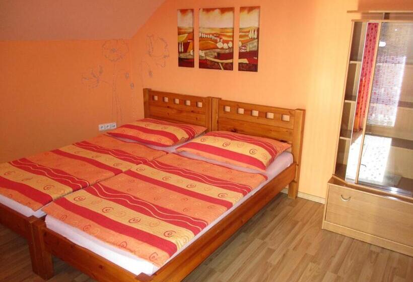 غرفة قياسية رباعية, Penzion U Mikulinců