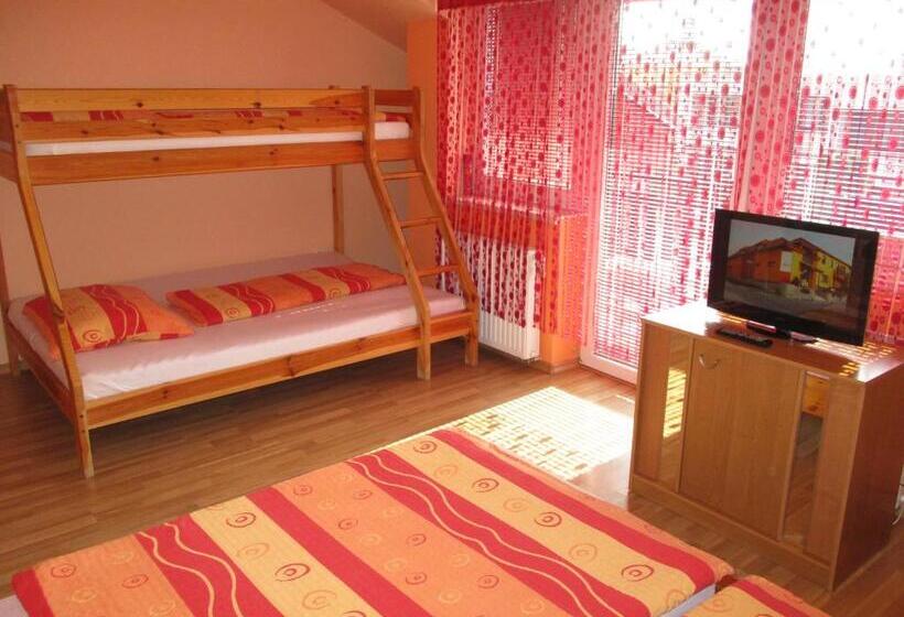 غرفة قياسية رباعية, Penzion U Mikulinců