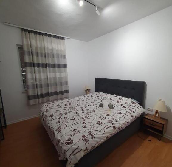 스탠다드 룸, Budget Retreat Tirana & Studios