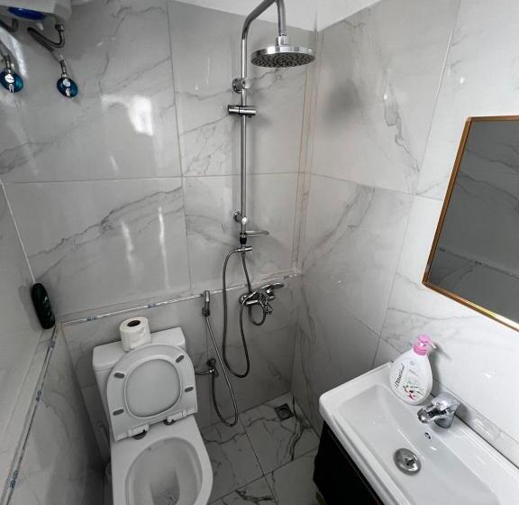 标准间, Budget Retreat Tirana & Studios