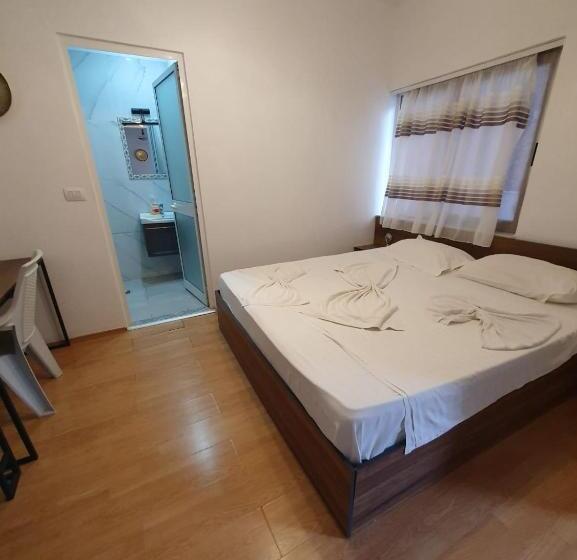 디럭스 룸, Budget Retreat Tirana & Studios