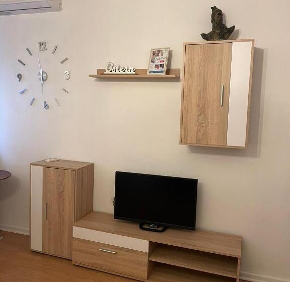 经济房, Budget Retreat Tirana & Studios