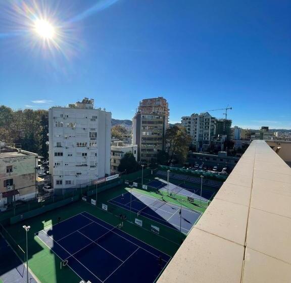 经济房, Budget Retreat Tirana & Studios