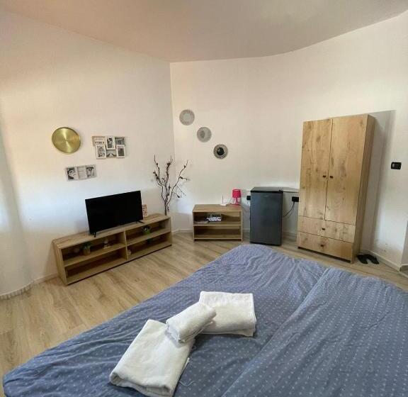 豪华房间, Budget Retreat Tirana & Studios