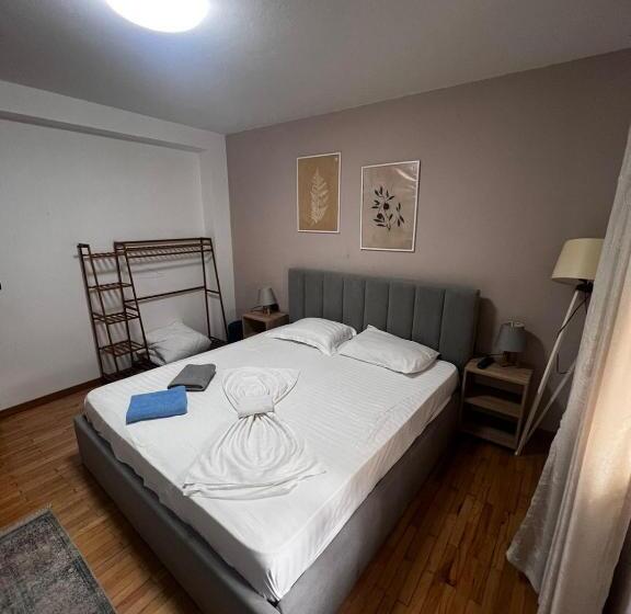 带1个卧室的豪华公寓, Budget Retreat Tirana & Studios
