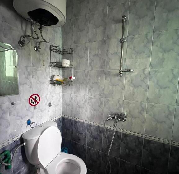 经济房, Budget Retreat Tirana & Studios