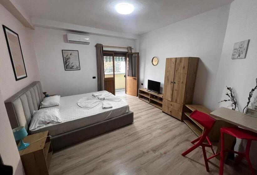 经济房, Budget Retreat Tirana & Studios