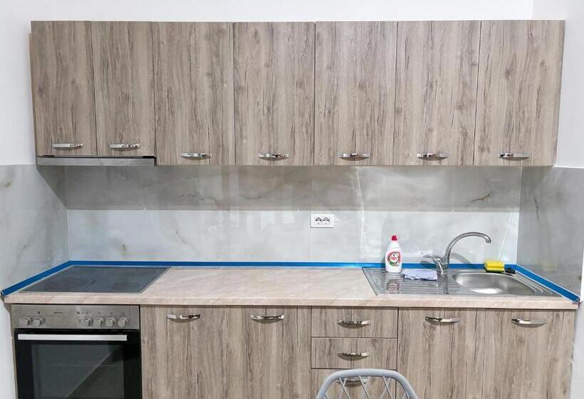 标准间, Budget Retreat Tirana & Studios