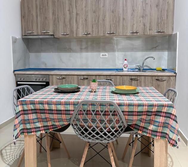 标准间, Budget Retreat Tirana & Studios