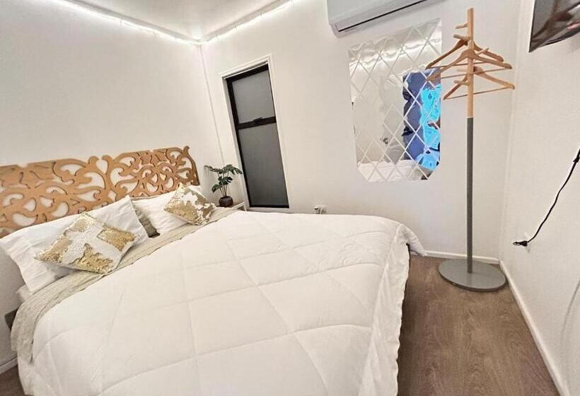 Дом 1 Спальня, Alojamiento En Villa Alemana Golden House Con Opción A Uso De Jacuzzi