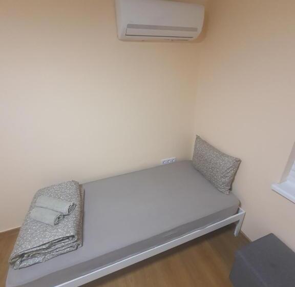 스탠다드 트리플 룸, Hancho Kapana Center Plovdiv