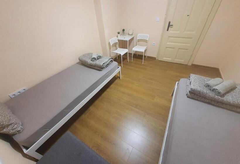 스탠다드 트리플 룸, Hancho Kapana Center Plovdiv