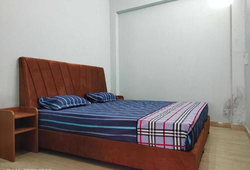 三人经典房间, Nidhivan Guest House