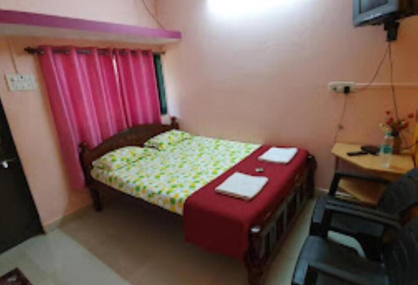 חדר משפחתי, Serina House Malvan