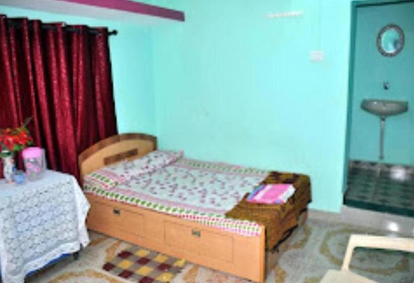 חדר משפחתי, Serina House Malvan