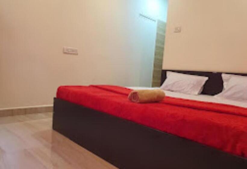 חדר משפחתי, Serina House Malvan