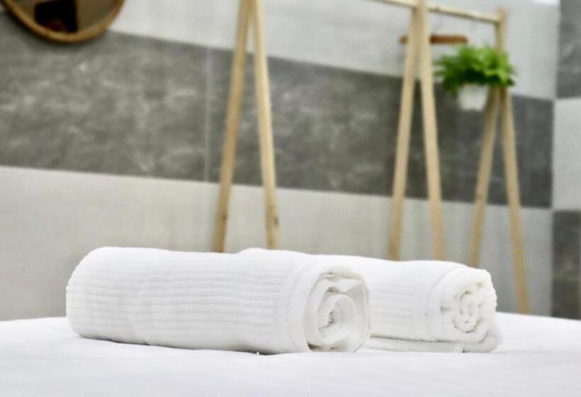 اتاق سوپریور, Aloha Saigon Premium Hostel By Local Travel Experts   Newly Opened, Less Touristy Location, Spacious