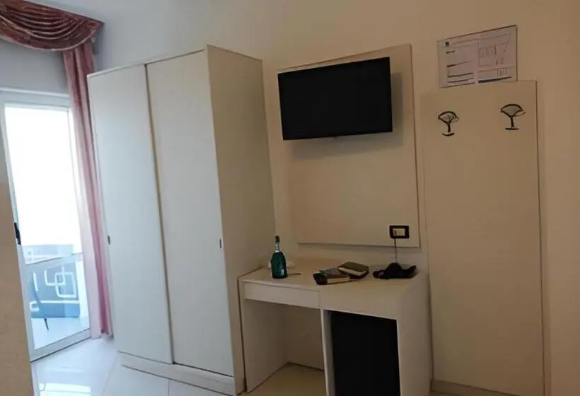 オーシャンビュースタンダードルーム, B&b Metropols Sottomarina