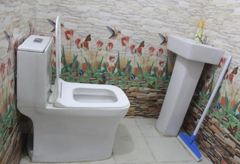 标准工作室, Chakrata Sky Hills Resort & Restaurant