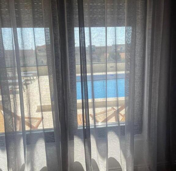 اتاق استاندارد با چشمانداز استخر, Elia Hotel Residence