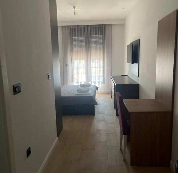 اتاق استاندارد سه نفره, Elia Hotel Residence