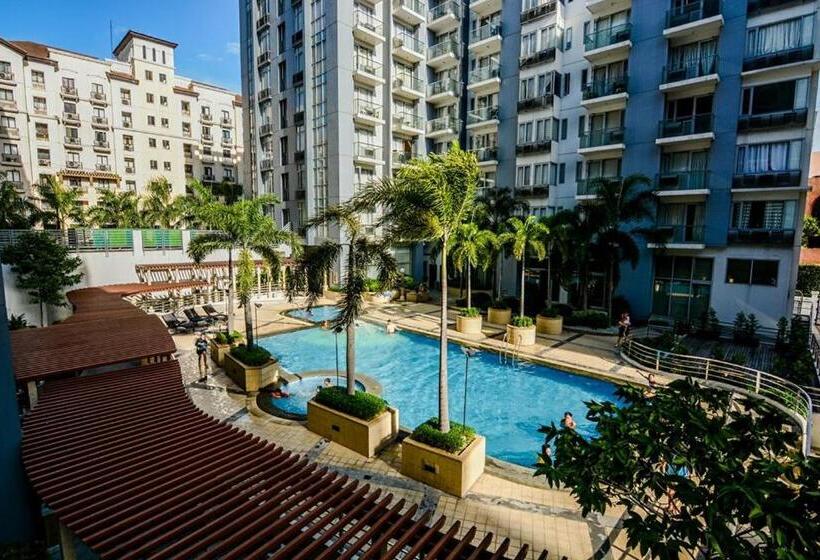 إستديو قياسى مطل على حمام السباحة, H&m One Palmtree Villas