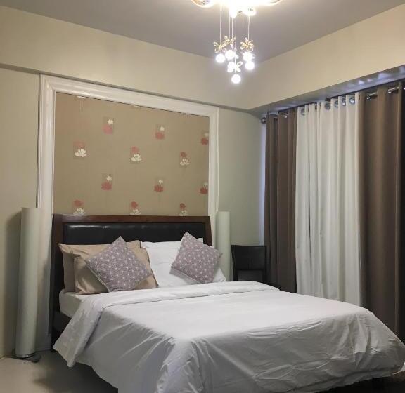 إستديو قياسى مطل على حمام السباحة, H&m One Palmtree Villas