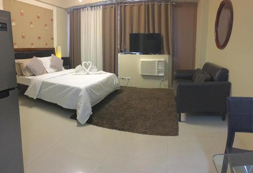 إستديو قياسى مطل على حمام السباحة, H&m One Palmtree Villas