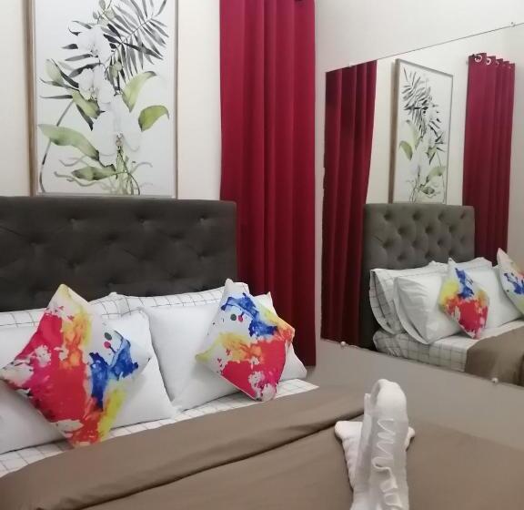 اتاق خانوادگی, H&m One Palmtree Villas