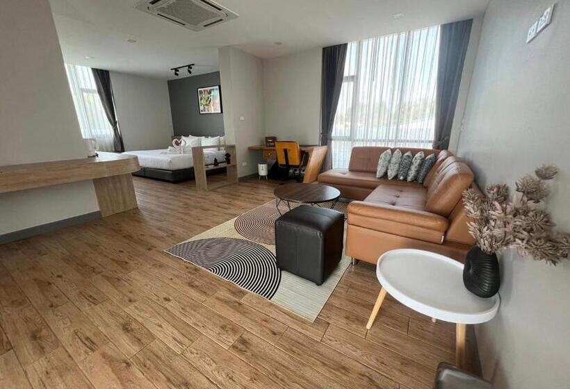 جناح, โรงแรม เดอะโมเดล การ์เด้น