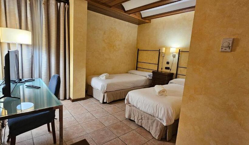 غرفة قياسية, Castillo De Illueca