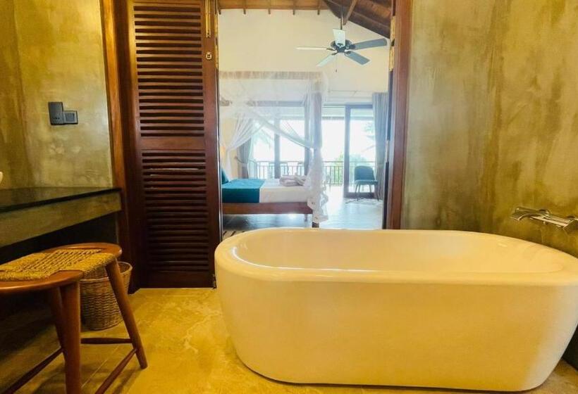 Номер Deluxe Вид на Море с Балконом, Sea Star Boutique