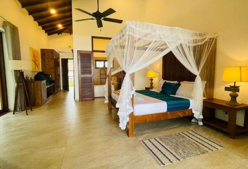 Номер Deluxe Вид на Море с Балконом, Sea Star Boutique