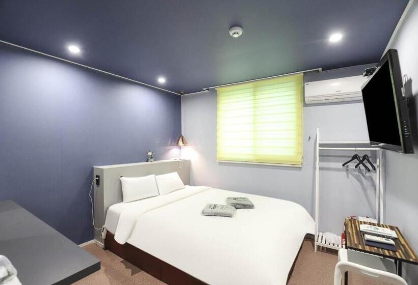 Habitació Estàndard, Stay Q