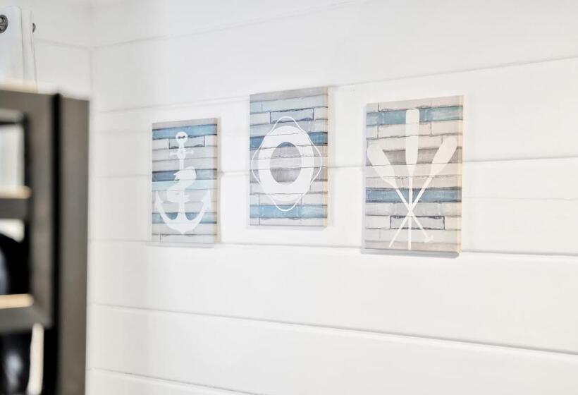 חדר סטנדרט עם מיטת קינג, The Blue Anchor Unit #4