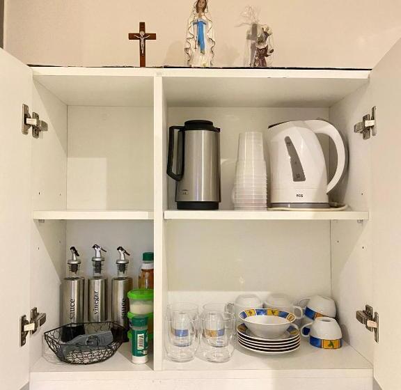 استودیو استاندارد با بالکن, 1 Bedroom Unit With Massage Chair, Karaoke, Smart Tv At Azure Urban Resort