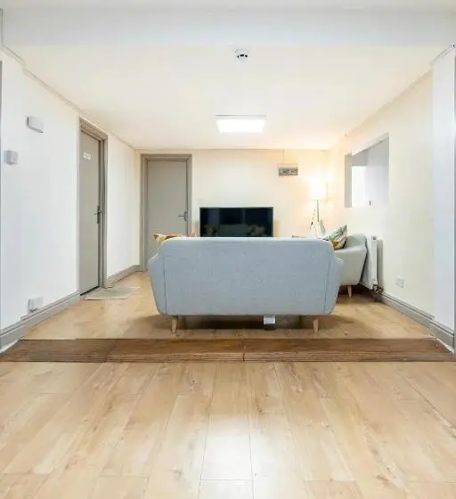 Standard Yhden Hengen Huone, Birmingham City Centre Apartment Room Near China Town