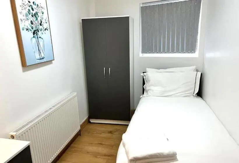 Standard Yhden Hengen Huone, Birmingham City Centre Apartment Room Near China Town