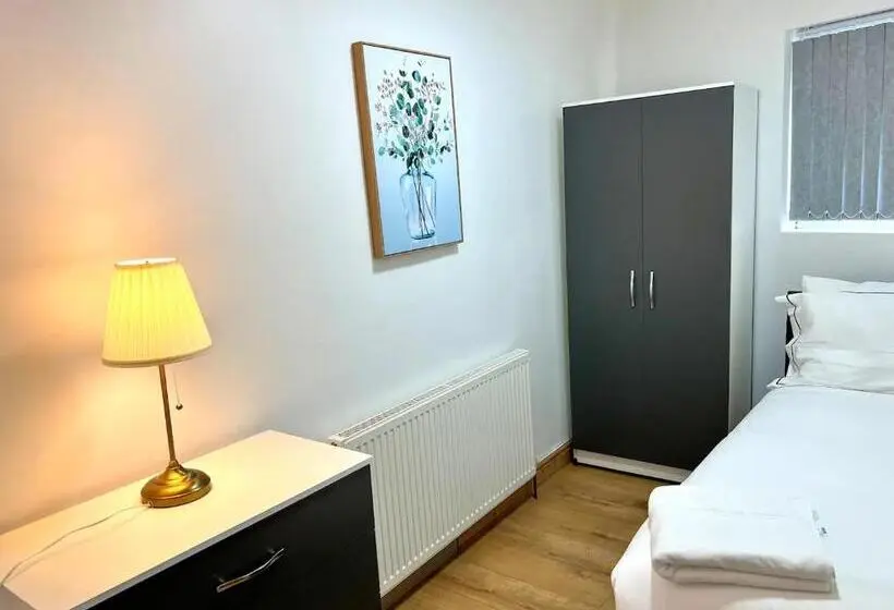 Standard Yhden Hengen Huone, Birmingham City Centre Apartment Room Near China Town