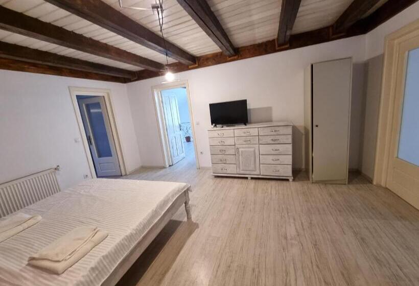 اتاق لوکس خانوادگی, Divinahome