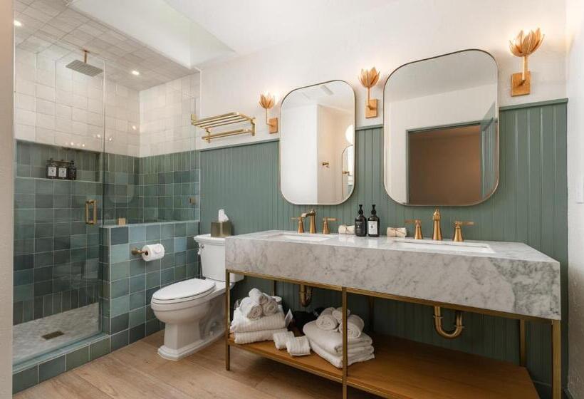 スイート, Petit Soleil   Bed, Breakfast And Bar