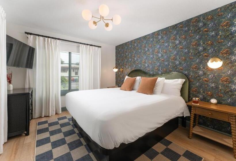 スイート, Petit Soleil   Bed, Breakfast And Bar