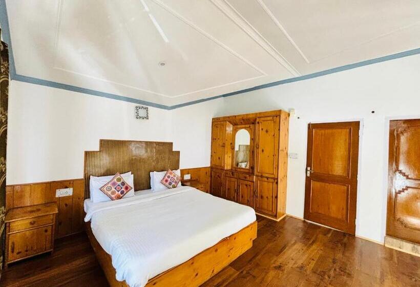 اتاق لوکس با بالکن, The Mystical Cascade Villa